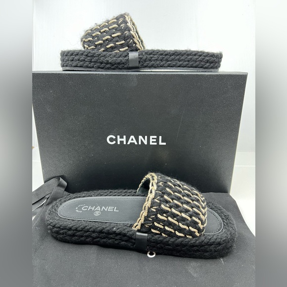 Chanel 2022 CC Black Knit Slide Sandals - Picture 4 of 8